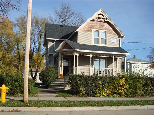 18 W Lincoln Avenue